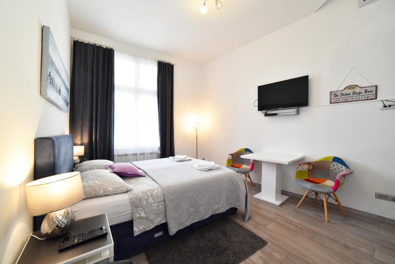 Deluxe Apartments Ria Zagabria Esterno foto