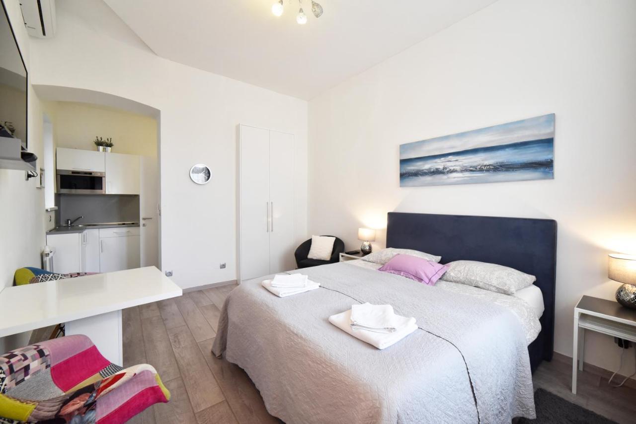 Deluxe Apartments Ria Zagabria Esterno foto