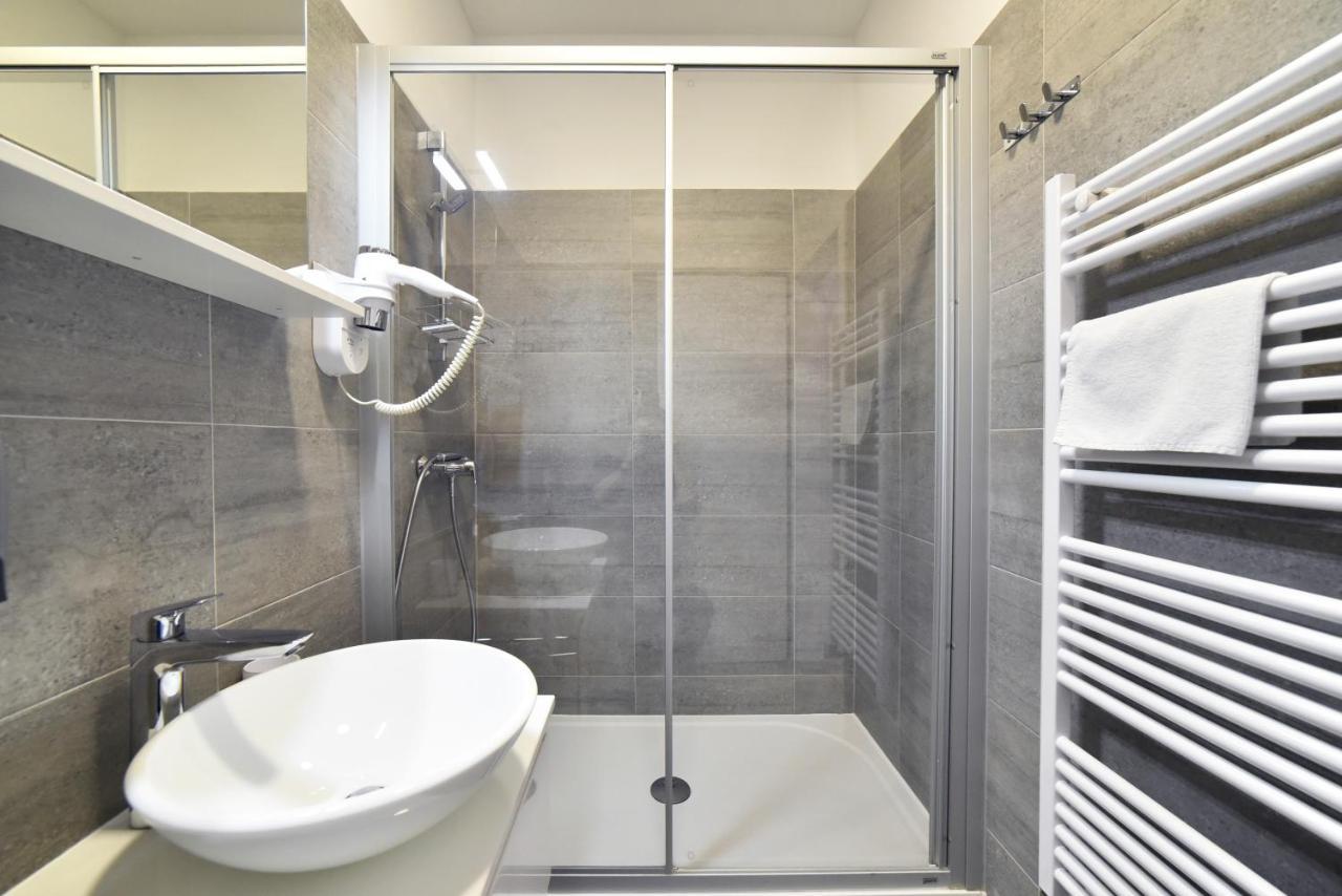 Deluxe Apartments Ria Zagabria Esterno foto