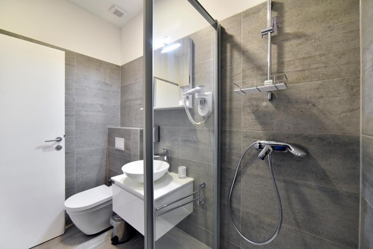 Deluxe Apartments Ria Zagabria Esterno foto