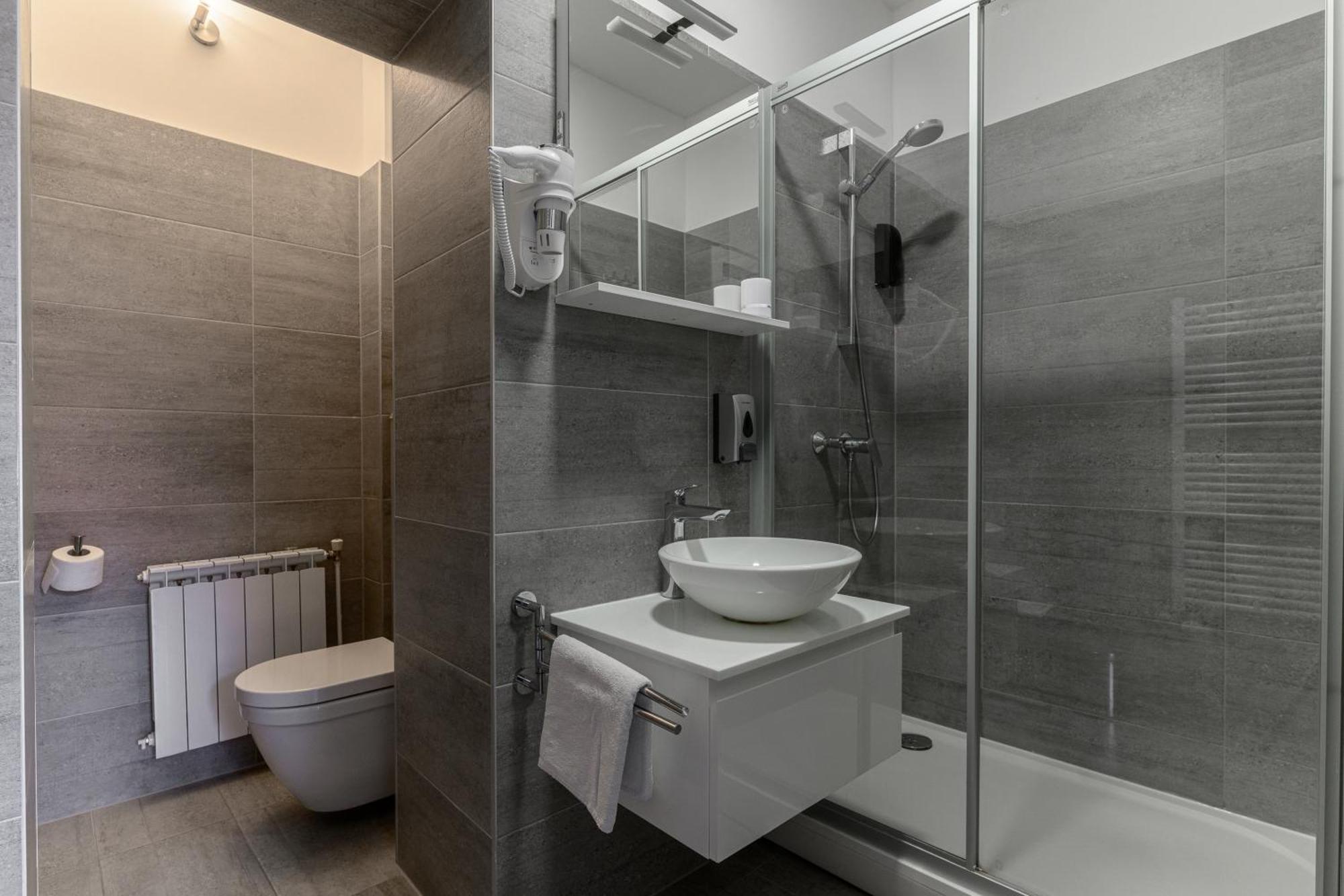 Deluxe Apartments Ria Zagabria Esterno foto