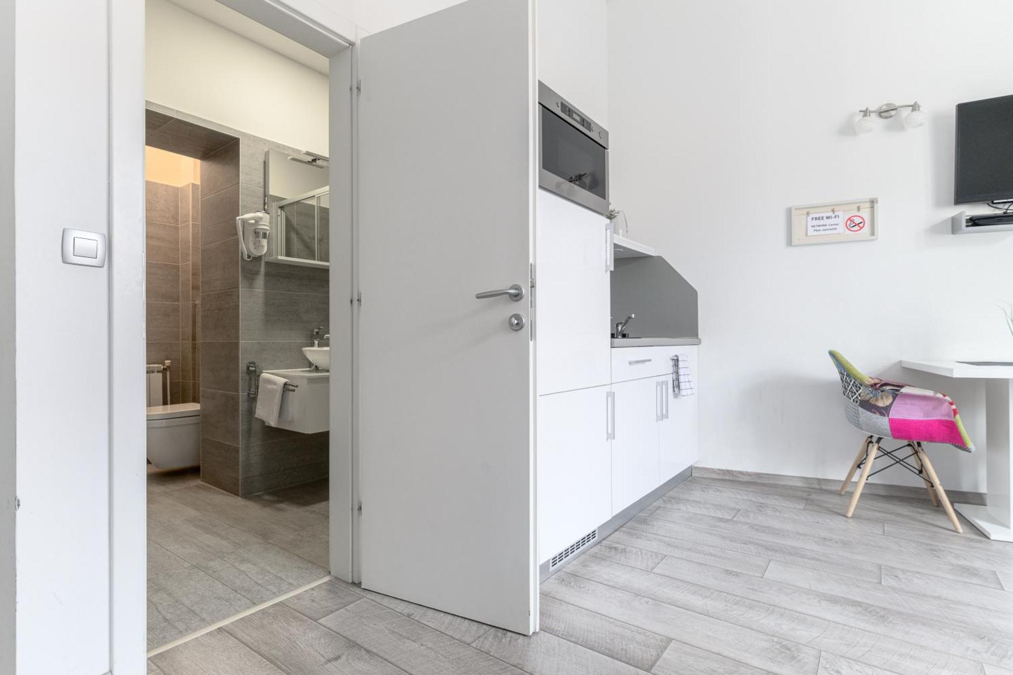 Deluxe Apartments Ria Zagabria Esterno foto